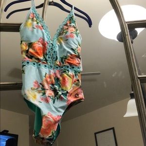 Becca one piece swimsuit - TAGS ON